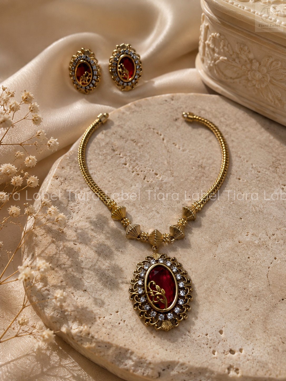 Antique Gold Leaf Pendant Necklace & Earrings Set – Ruby Red / Emerald Green